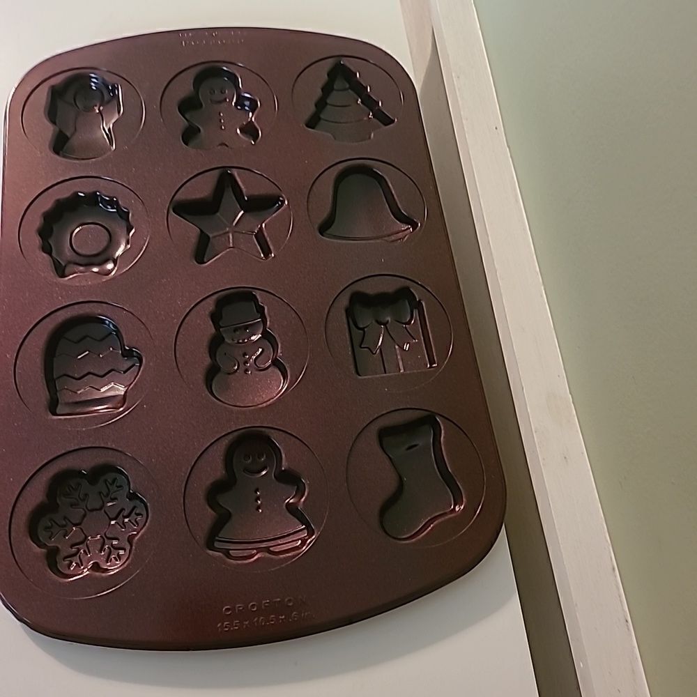 Crofton  Holiday  Cookie  Pan